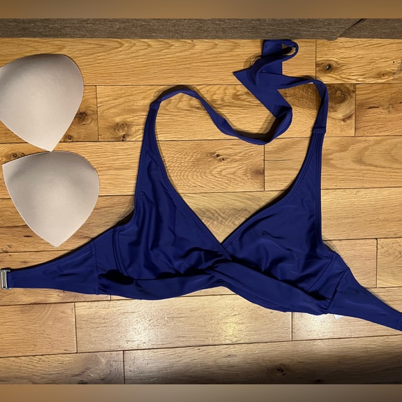 Athleta twist front bra cup halter bikini - Picture 3 of 4